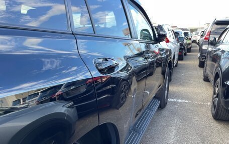 Toyota Land Cruiser Prado 150 рестайлинг 2, 2019 год, 4 500 000 рублей, 26 фотография