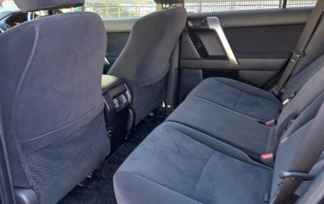 Toyota Land Cruiser Prado 150 рестайлинг 2, 2019 год, 4 500 000 рублей, 38 фотография