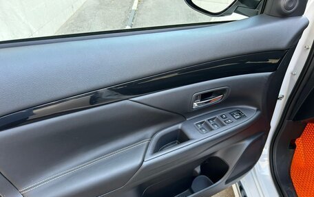 Mitsubishi Outlander III рестайлинг 3, 2022 год, 2 740 000 рублей, 6 фотография