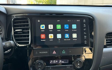 Mitsubishi Outlander III рестайлинг 3, 2022 год, 2 740 000 рублей, 14 фотография