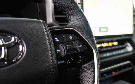 Toyota Sequoia, 2023 год, 11 990 000 рублей, 18 фотография