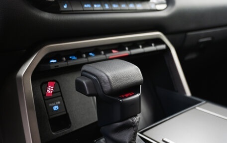 Toyota Sequoia, 2023 год, 11 990 000 рублей, 20 фотография