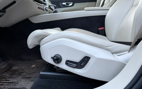 Volvo XC60 II, 2018 год, 3 950 000 рублей, 13 фотография