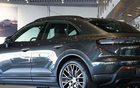 Porsche Macan, 2025 год, 17 490 000 рублей, 3 фотография
