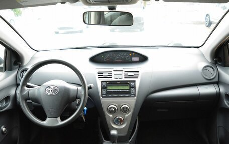 Toyota Yaris III рестайлинг, 2009 год, 750 000 рублей, 17 фотография