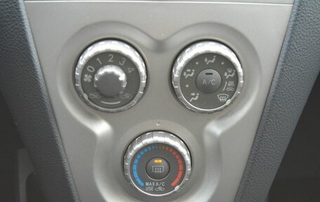 Toyota Yaris III рестайлинг, 2009 год, 750 000 рублей, 23 фотография