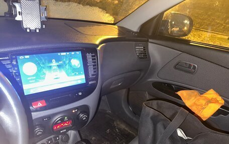 KIA Rio II, 2011 год, 650 000 рублей, 11 фотография