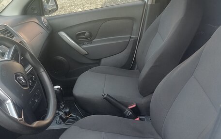 Renault Logan II, 2020 год, 700 000 рублей, 6 фотография