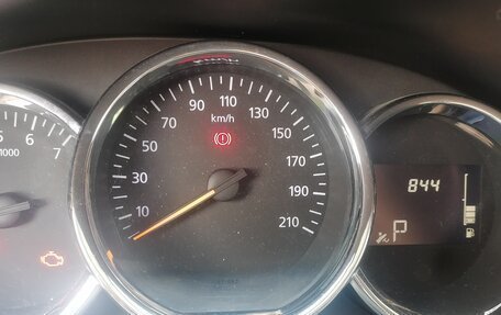 Renault Logan II, 2020 год, 700 000 рублей, 9 фотография