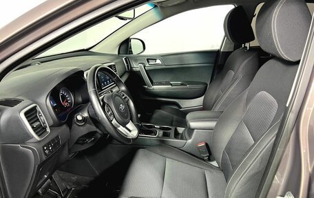 KIA Sportage IV рестайлинг, 2018 год, 2 390 000 рублей, 16 фотография