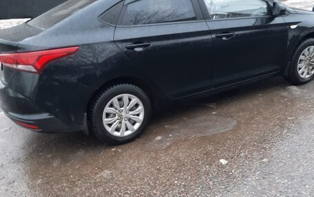 Hyundai Solaris II рестайлинг, 2021 год, 1 500 000 рублей, 3 фотография