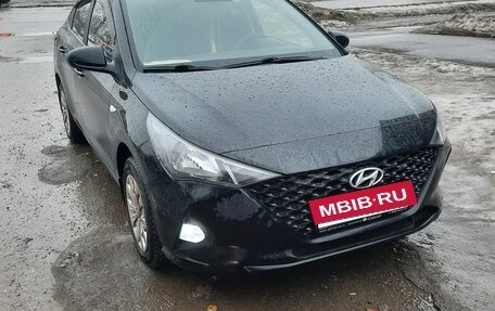 Hyundai Solaris II рестайлинг, 2021 год, 1 500 000 рублей, 2 фотография