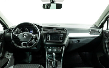 Volkswagen Tiguan II, 2017 год, 1 999 585 рублей, 13 фотография