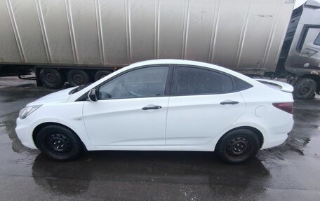 Hyundai Solaris II рестайлинг, 2013 год, 585 000 рублей, 2 фотография