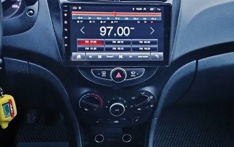 Hyundai Solaris II рестайлинг, 2013 год, 585 000 рублей, 7 фотография