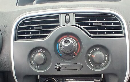 Renault Kangoo II рестайлинг, 2013 год, 930 000 рублей, 17 фотография