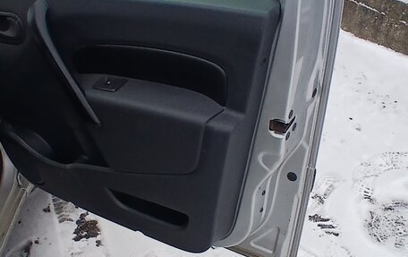 Renault Kangoo II рестайлинг, 2013 год, 930 000 рублей, 18 фотография