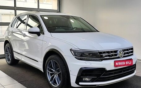 Volkswagen Tiguan II, 2019 год, 3 626 000 рублей, 3 фотография