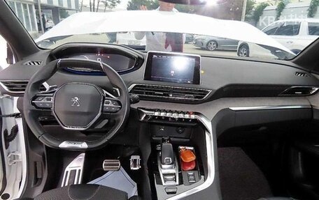 Peugeot 5008 II, 2022 год, 2 334 000 рублей, 7 фотография