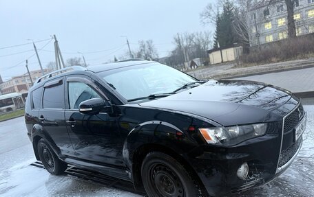 Mitsubishi Outlander III рестайлинг 3, 2010 год, 1 000 000 рублей, 2 фотография