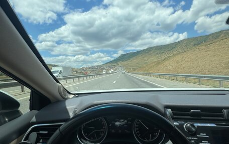 Toyota Camry, 2019 год, 2 800 000 рублей, 3 фотография