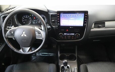 Mitsubishi Outlander III рестайлинг 3, 2013 год, 1 229 000 рублей, 9 фотография