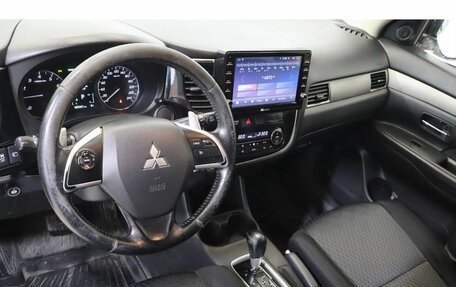 Mitsubishi Outlander III рестайлинг 3, 2013 год, 1 229 000 рублей, 6 фотография
