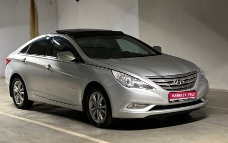Hyundai Sonata VI, 2010 год, 1 180 000 рублей, 1 фотография