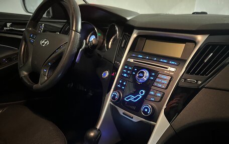 Hyundai Sonata VI, 2010 год, 1 180 000 рублей, 8 фотография