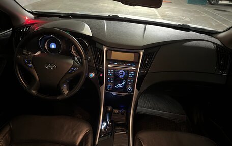 Hyundai Sonata VI, 2010 год, 1 180 000 рублей, 6 фотография