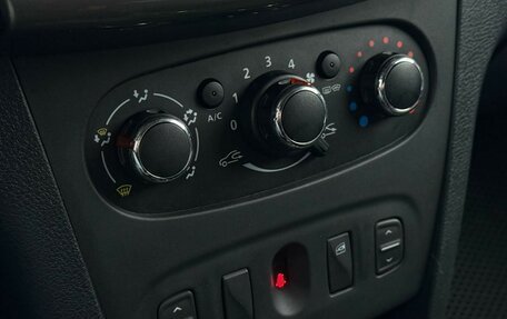 Renault Logan II, 2019 год, 1 420 000 рублей, 15 фотография