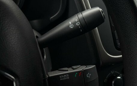 Renault Logan II, 2019 год, 1 420 000 рублей, 13 фотография