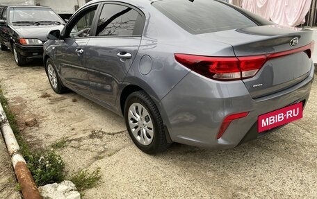 KIA Rio IV, 2018 год, 1 550 000 рублей, 4 фотография
