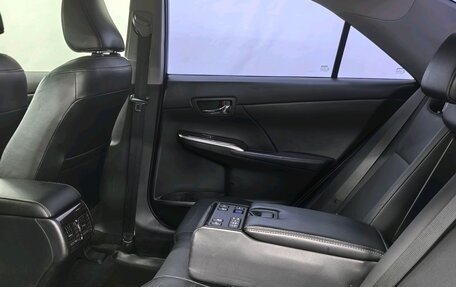 Toyota Camry, 2017 год, 2 050 000 рублей, 17 фотография