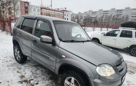 Chevrolet Niva I рестайлинг, 2016 год, 600 000 рублей, 2 фотография