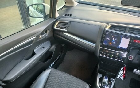 Honda Fit III, 2016 год, 1 330 000 рублей, 19 фотография