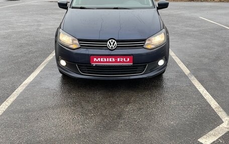 Volkswagen Polo VI (EU Market), 2014 год, 830 000 рублей, 1 фотография