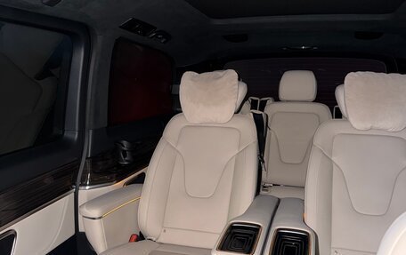 Mercedes-Benz V-Класс, 2023 год, 13 500 000 рублей, 3 фотография