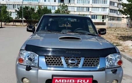 Nissan NP300, 2008 год, 1 100 000 рублей, 1 фотография