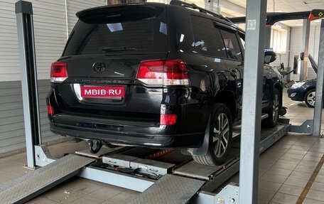 Toyota Land Cruiser 200, 2012 год, 3 800 000 рублей, 8 фотография