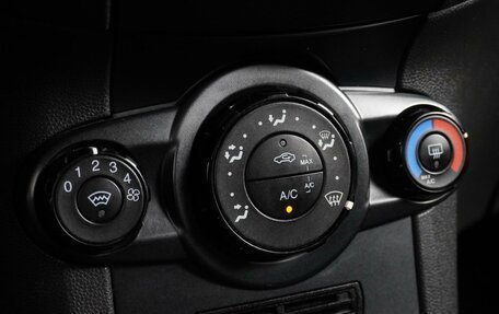 Ford Fiesta, 2015 год, 954 000 рублей, 15 фотография