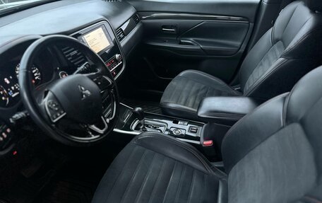 Mitsubishi Outlander III рестайлинг 3, 2021 год, 2 470 000 рублей, 9 фотография