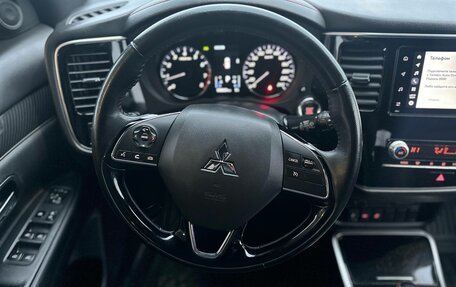 Mitsubishi Outlander III рестайлинг 3, 2021 год, 2 470 000 рублей, 11 фотография