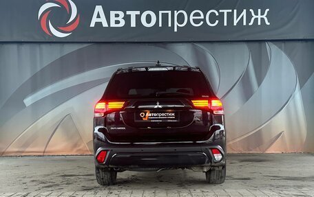 Mitsubishi Outlander III рестайлинг 3, 2021 год, 2 470 000 рублей, 6 фотография