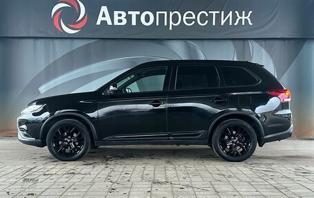 Mitsubishi Outlander III рестайлинг 3, 2021 год, 2 470 000 рублей, 4 фотография