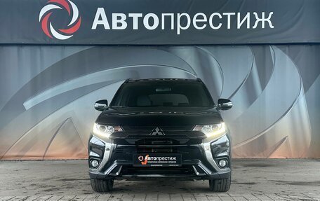 Mitsubishi Outlander III рестайлинг 3, 2021 год, 2 470 000 рублей, 2 фотография