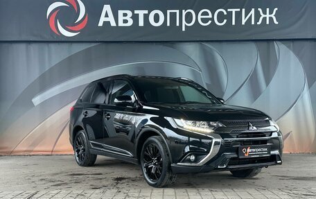 Mitsubishi Outlander III рестайлинг 3, 2021 год, 2 470 000 рублей, 3 фотография