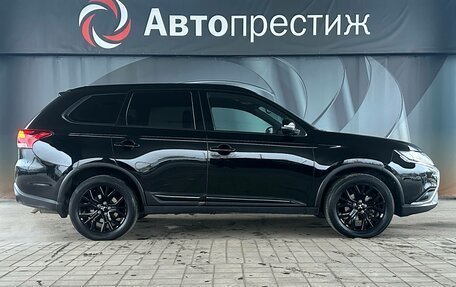 Mitsubishi Outlander III рестайлинг 3, 2021 год, 2 470 000 рублей, 8 фотография