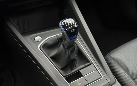 Volkswagen Golf R, 2021 год, 3 900 000 рублей, 28 фотография