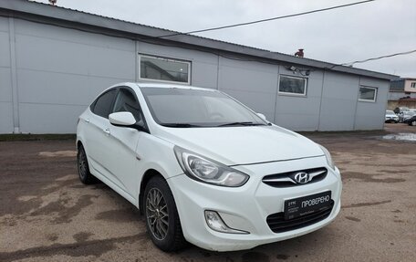 Hyundai Solaris II рестайлинг, 2012 год, 609 000 рублей, 3 фотография